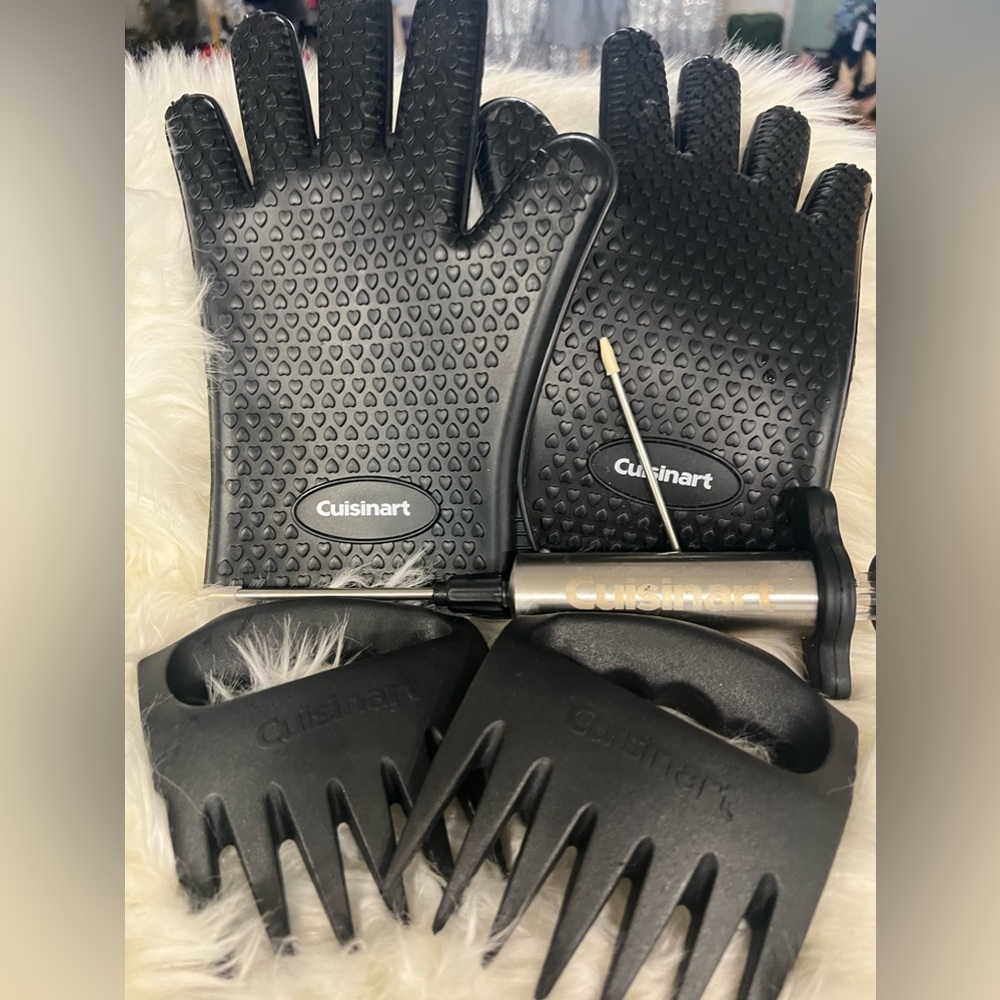 Cuisinart grilling set - never used!